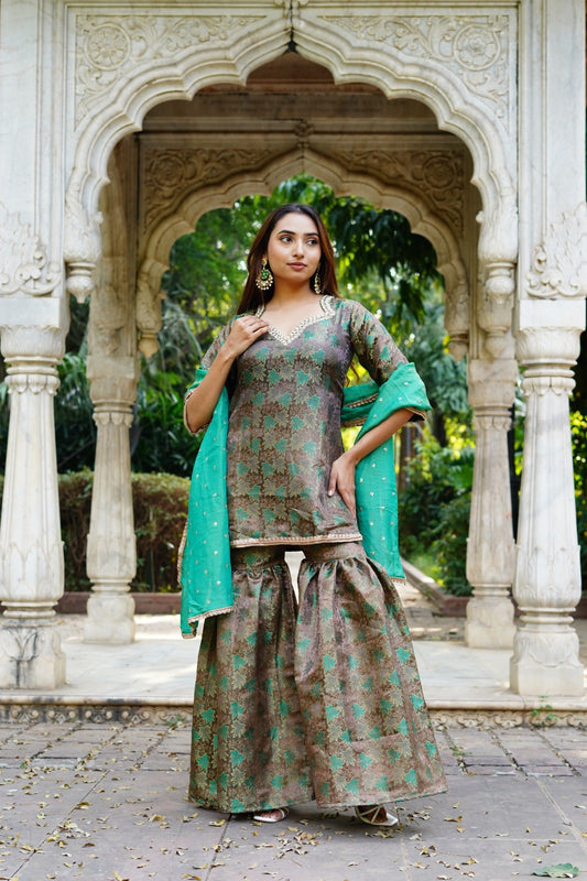Zaitoon Garara Set Banarsi