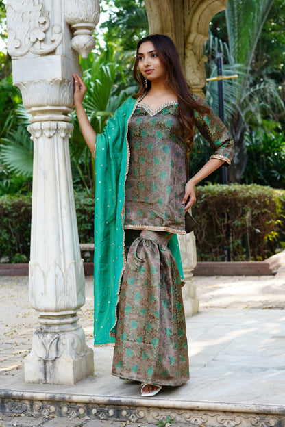 Zaitoon Garara Set Banarsi