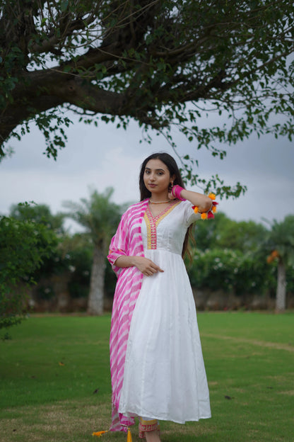 Chandni Leheriya Set - Tribute to timeless summer elegance