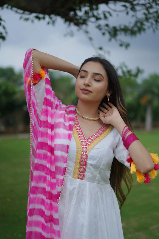 Chandni Leheriya Set - Tribute to timeless summer elegance